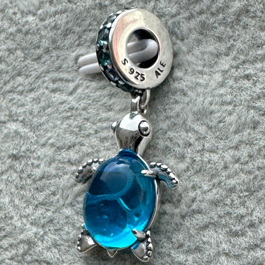 Charm Colgante Tortuga De Cristal De Murano Azul Pandora Vista Lateral