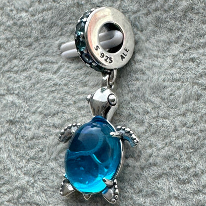 Charm Colgante Tortuga De Cristal De Murano Azul Pandora Vista Lateral