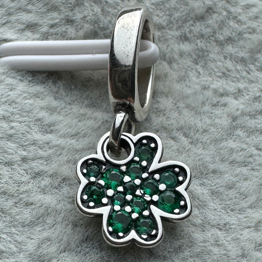 Charm Colgante Trébol De La Buena Suerte Pandora Vista Frontal
