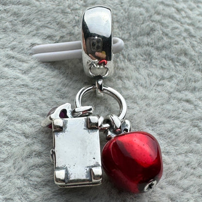 Charm Colgante Triple Manzana, Gema Y Cofre Princesa Blanca Nieves Disney Pandora Vista Desde Atrás