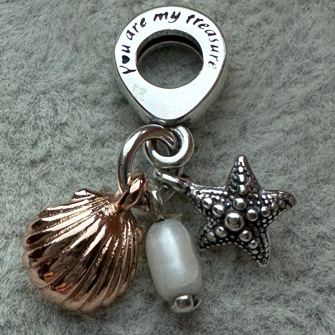 Charm Colgante Triple Mar Concha, Perla Y Estrella Pandora Vista Lateral