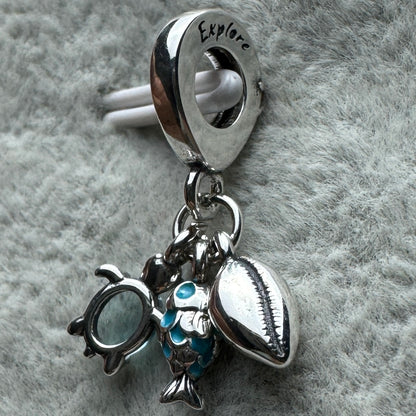 Charm Colgante Triple Mar Pez, Tortuga Marina Y Concha Pandora Vista Del Costado