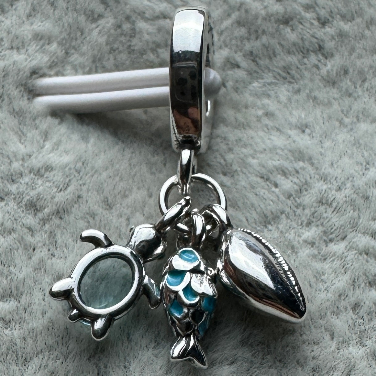 Charm Colgante Triple Mar Pez, Tortuga Marina Y Concha Pandora Vista Desde Atrás