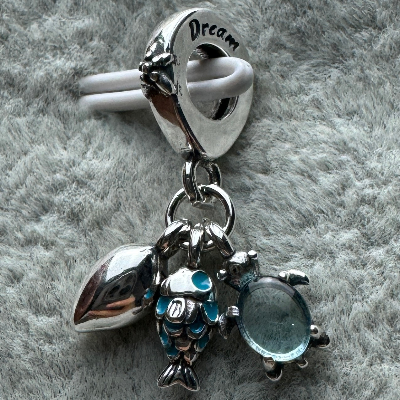 Charm Colgante Triple Mar Pez, Tortuga Marina Y Concha Pandora Vista Lateral
