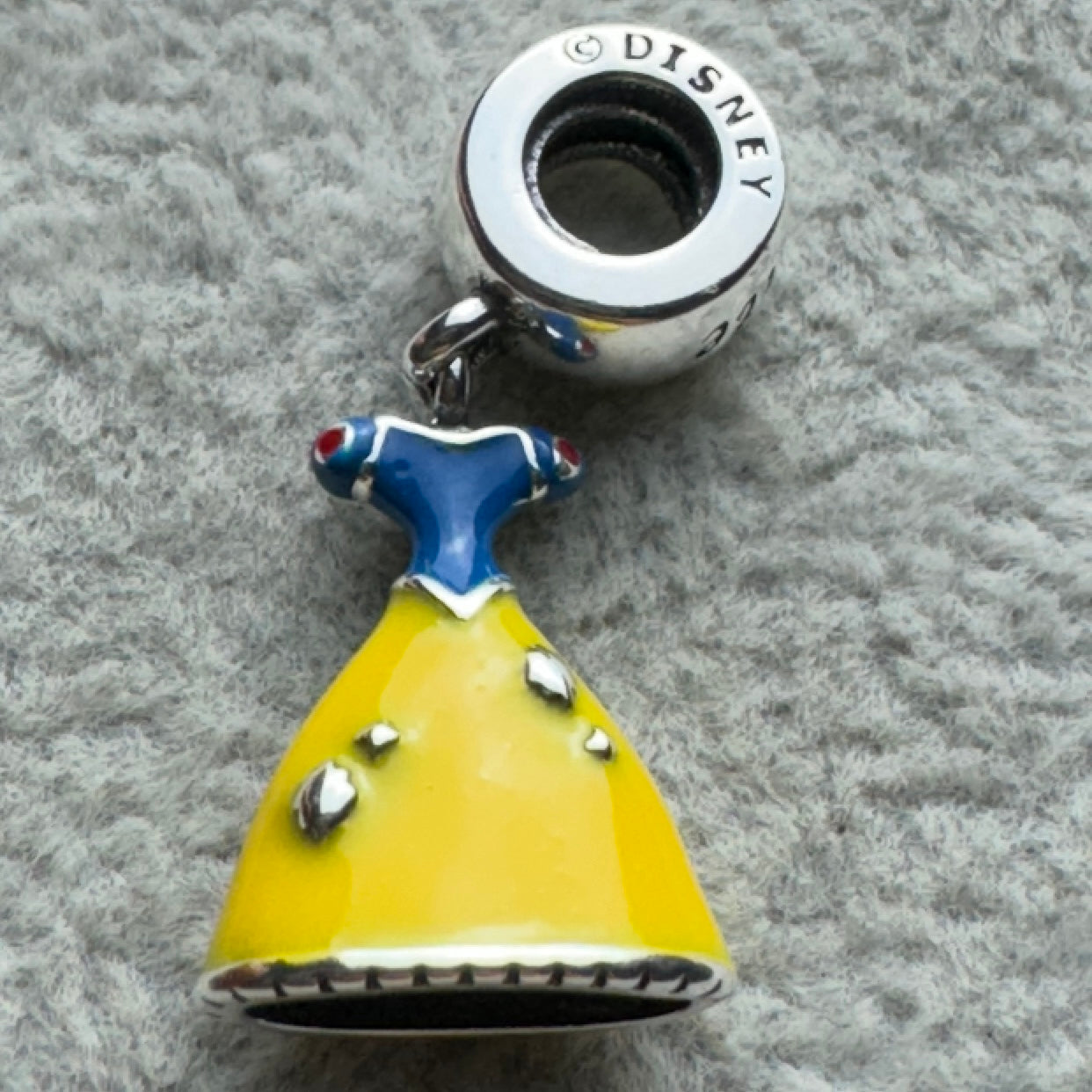 Charm Colgante Vestido Princesa Blancanieves Disney Pandora Vista Del Costado