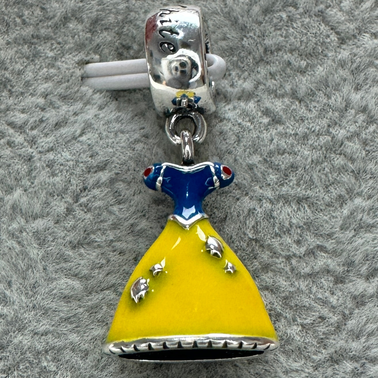 Charm Colgante Vestido Princesa Blancanieves Disney Pandora Vista Desde Atrás