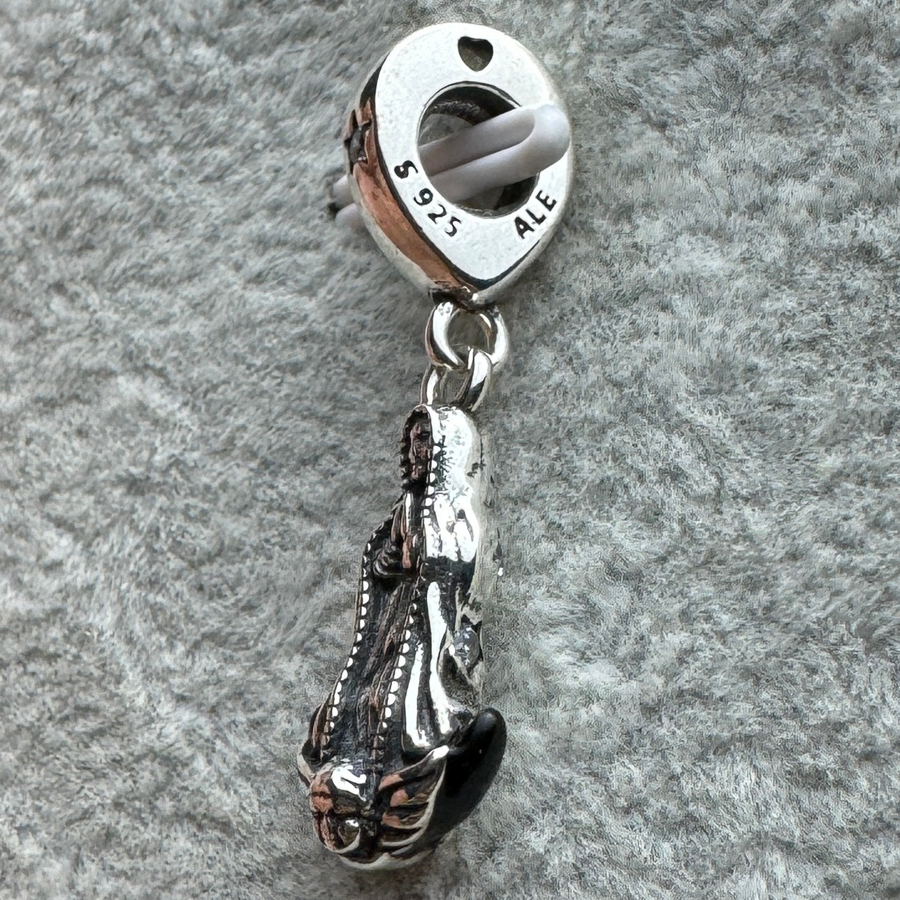 Charm Colgante Virgen De Guadalupe Pandora Vista Lateral