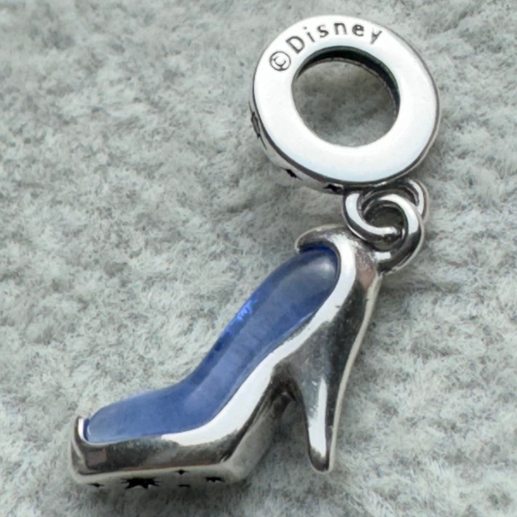 Charm Colgante Zapatilla De Cristal De Murano Princesa Cenicienta Disney Pandora Vista Del Costado
