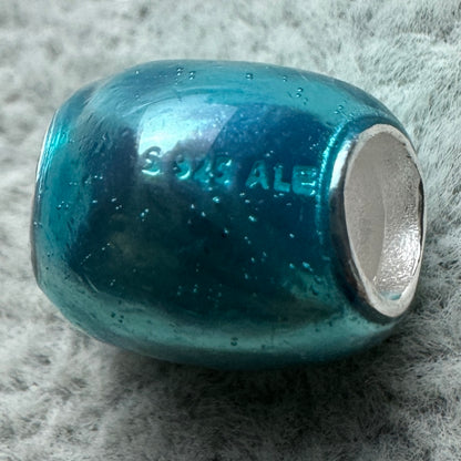 Charm Corazón Azul Cielo Metálico Pandora Vista Lateral