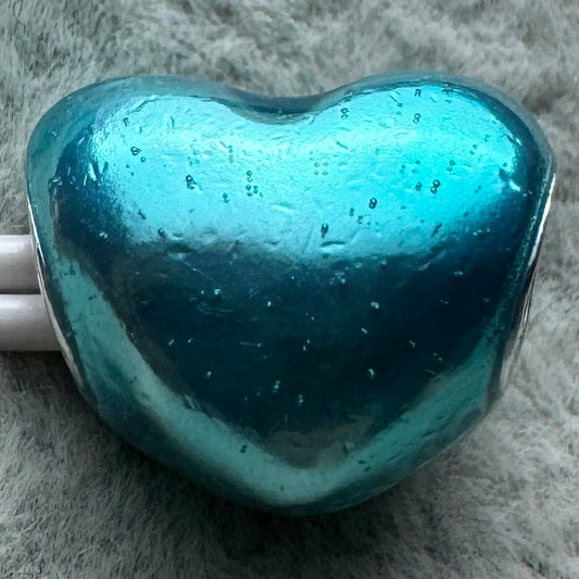 Charm Corazón Azul Cielo Metálico Pandora Vista Frontal