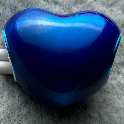 Charm Corazón Azul Metálico Pandora Vista Desde Atrás