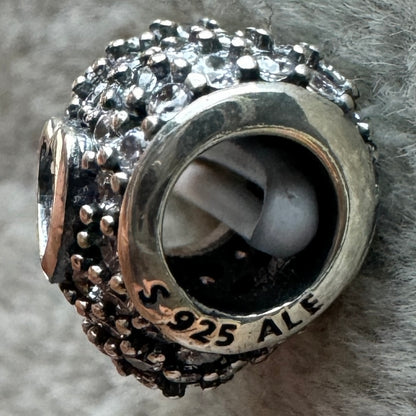 Charm Corazón Brillanté Pavé Pandora Vista Del Costado