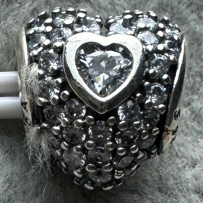 Charm Corazón Brillante Pavé
