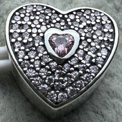 Charm Corazón Brillante Rosa Pandora Vista Frontal