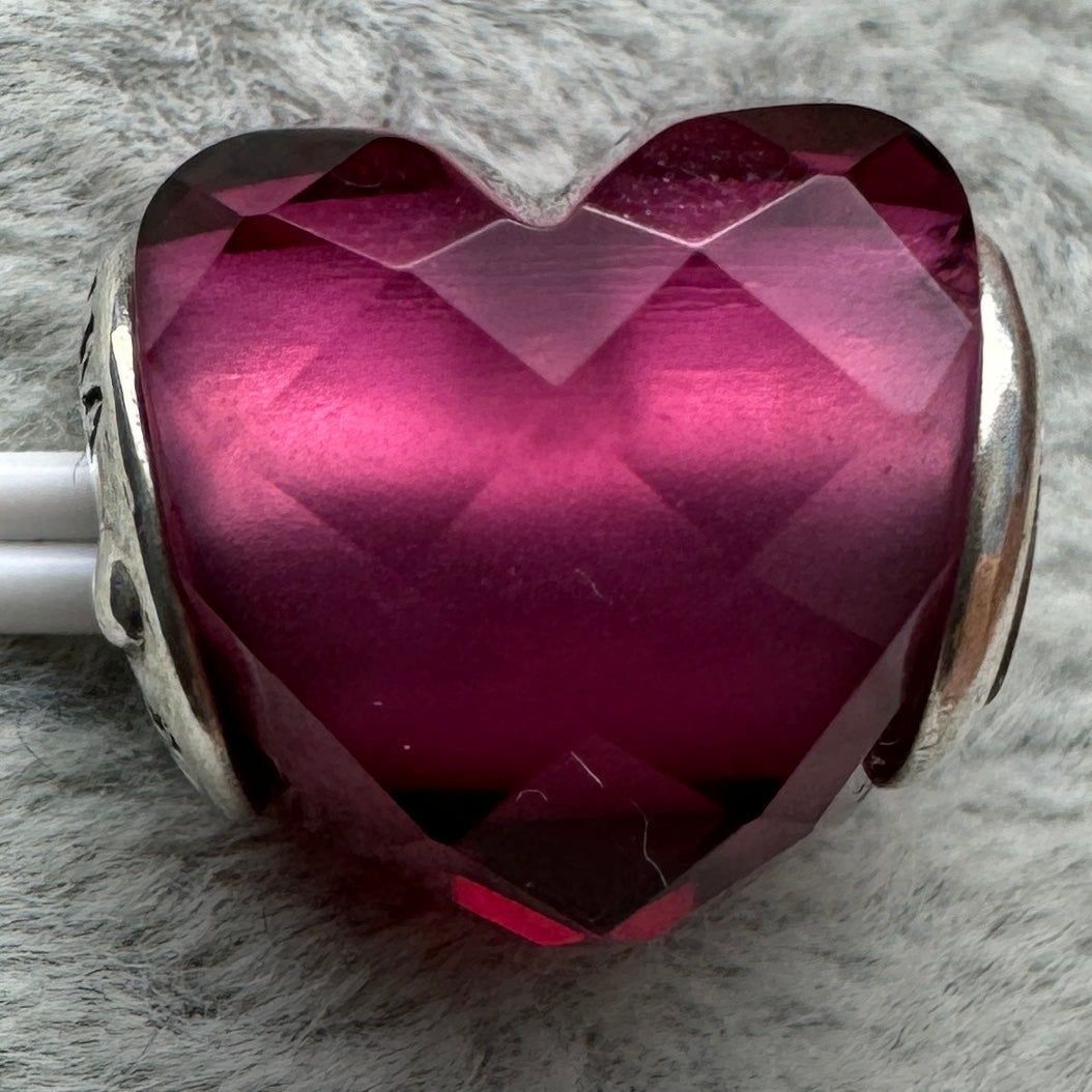 Charm Corazón De Cristal De Murano Rosa Pandora Vista Frontal