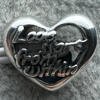 Charm Corazón El Amor Comienza Desde Dentro (Love Starts From Within) Pandora Vista Desde Atrás