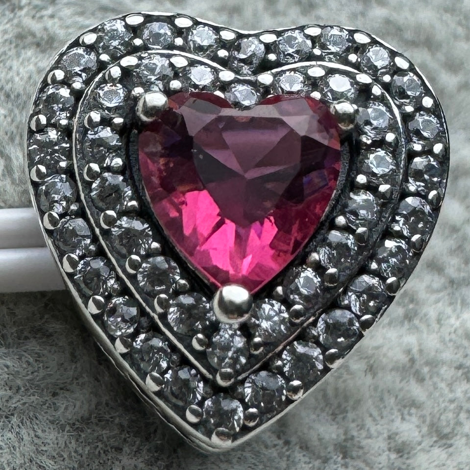 Charm Corazón Nivelado Rojo Brillante Pandora Vista Frontal