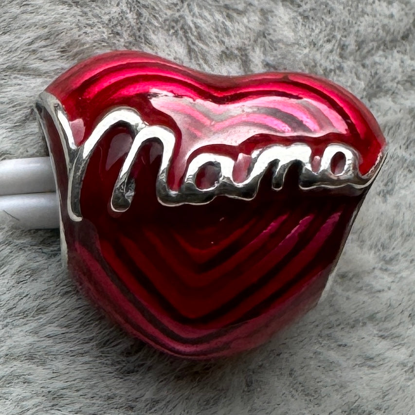 Charm Corazón Rojo Mamá Pandora Vista Frontal