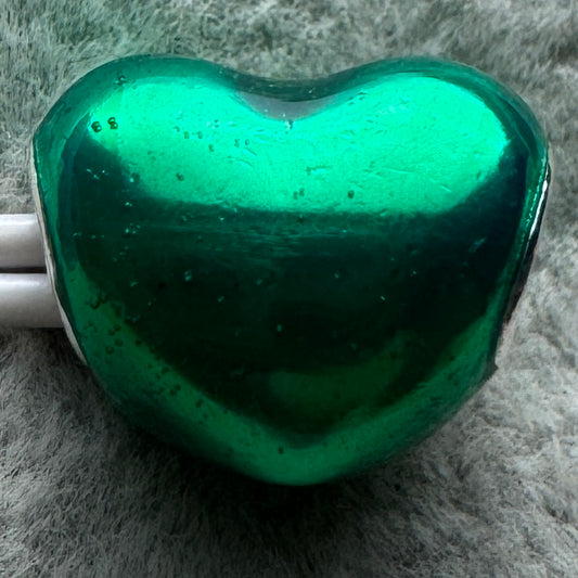 Charm Corazón Verde Metálico Pandora Vista Frontal