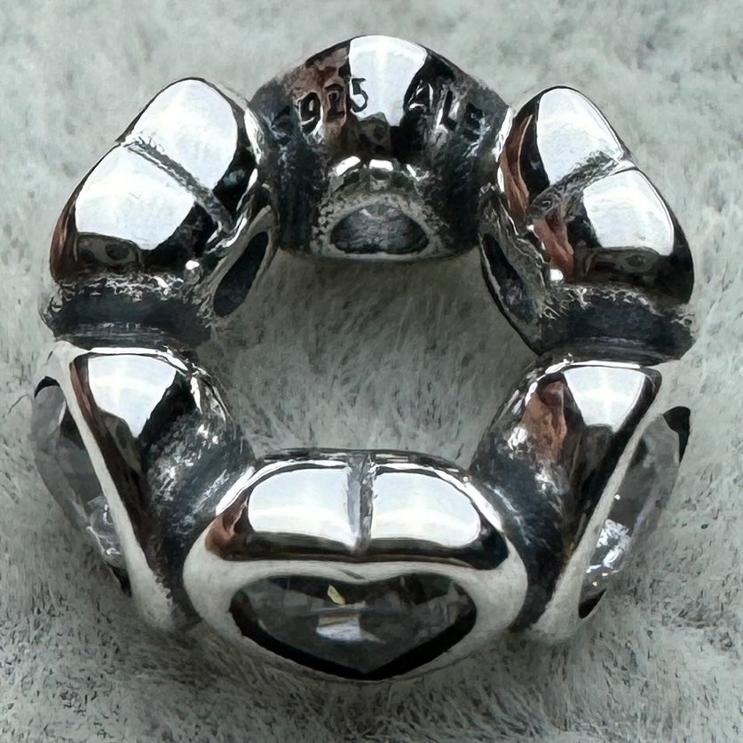 Charm Corazones Brillantes Pandora Vista Lateral