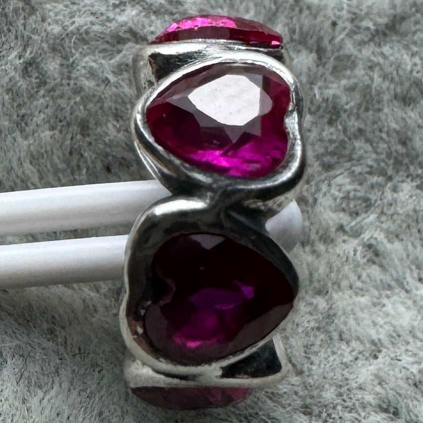 Charm Corazones Rojos Brillantes Pandora Vista Frontal