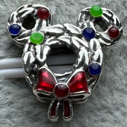 Charm Corona Navideña De Mickey Mouse Disney Pandora Vista Desde Atrás