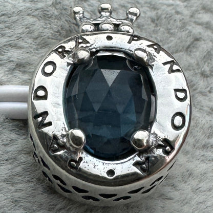 Charm Corona O Brillante Azul Pandora Vista Frontal