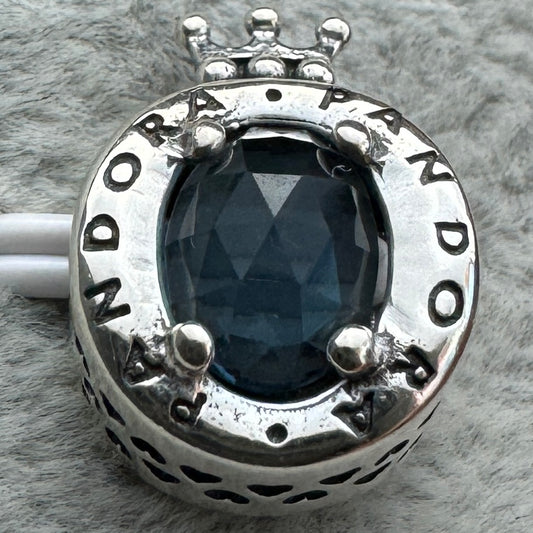 Charm Corona O Brillante Azul Pandora Vista Frontal