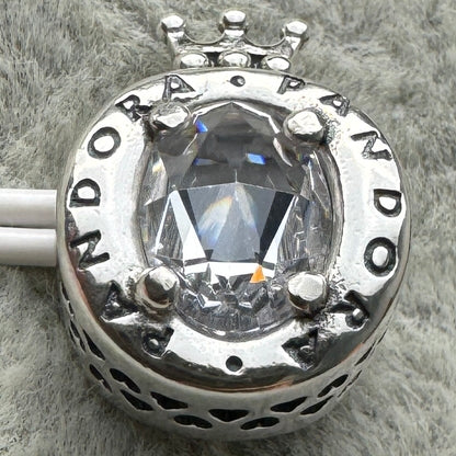 Charm Corona O Brillante Pandora Vista Desde Atrás