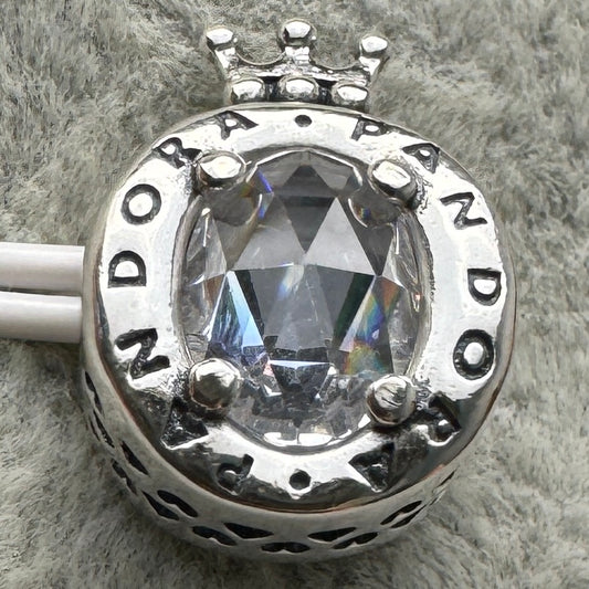Charm Corona O Brillante Pandora Vista Frontal