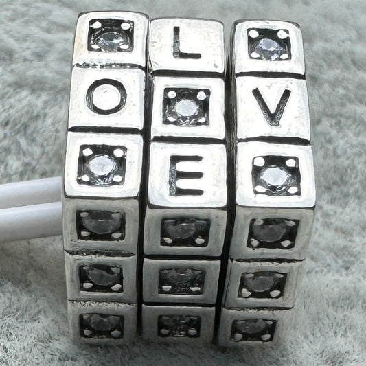Charm Cubo Love Giratorio Pandora Vista Frontal