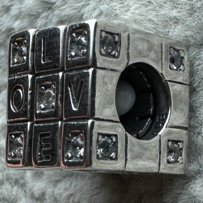Charm Cubo Love Giratorio Pandora Vista Lateral
