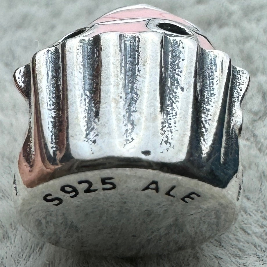 Charm Cupcake Pandora Vista Desde Abajo