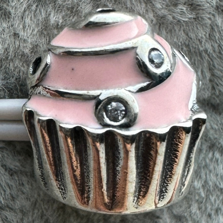 Charm Cupcake Pandora Vista Desde Atrás