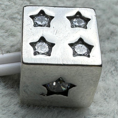 Charm Dado De La Suerte Pandora Vista Frontal