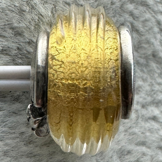 Charm De Cristal De Murano Acanalado Amarillo Estrella Fugaz Pandora Vista Frontal