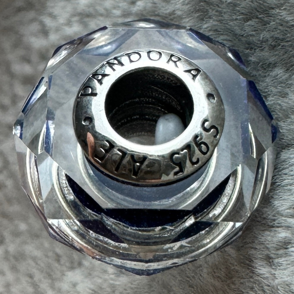 Charm De Cristal De Murano Azul Facetado Pandora Vista Lateral