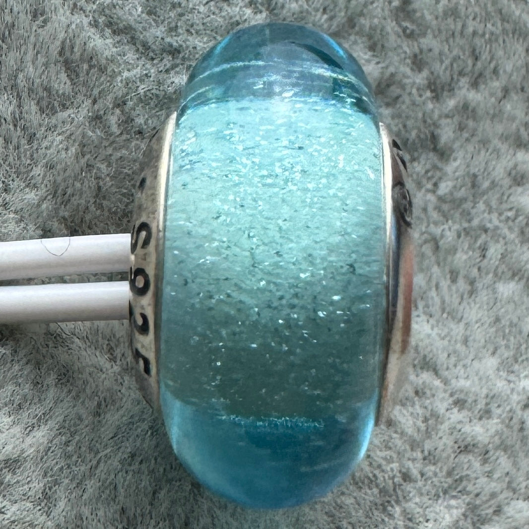 Charm De Cristal De Murano Azul Princesa Elsa Frozen Disney Pandora Vista Desde Atrás
