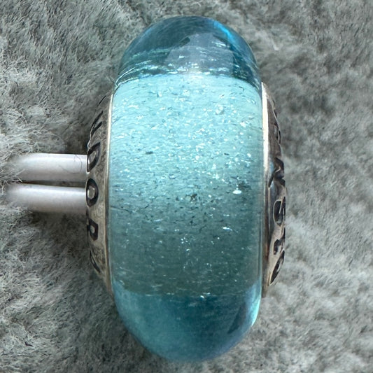 Charm De Cristal De Murano Azul Princesa Elsa Frozen Disney Pandora Vista Frontal