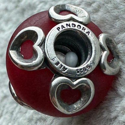 Charm De Cristal De Murano Rojo Helado Y Corazones Pandora Vista Lateral