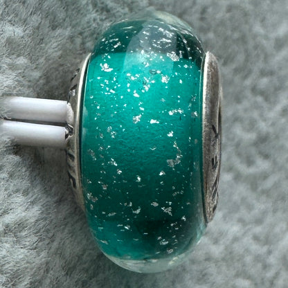 Charm De Cristal De Murano Verde Princesa Ariel Sirenita Disney Pandora Vista Desde Atrás