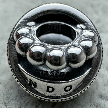 Charm Esfera Logotipo Brillante Pandora Vista Desde Arriba