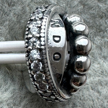 Charm Esfera Logotipo Brillante Pandora Vista Desde Atrás