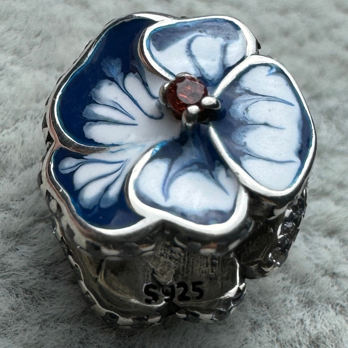 Charm Flor Pensamiento Azul Pandora Vista Del Costado