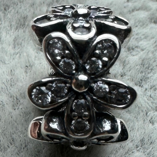 Charm Flores Brillantes Pandora Vista Frontal