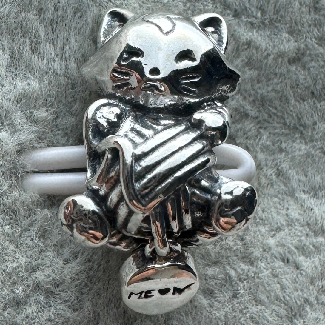 Charm Gato Y Bola De Estambre Pandora Vista Frontal