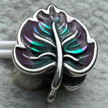 Charm Hoja Morada Pandora Vista Frontal