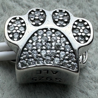 Charm Huella De Perro Brillante Pandora Vista Frontal