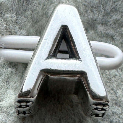 Charm Letra A Pandora Vista Frontal