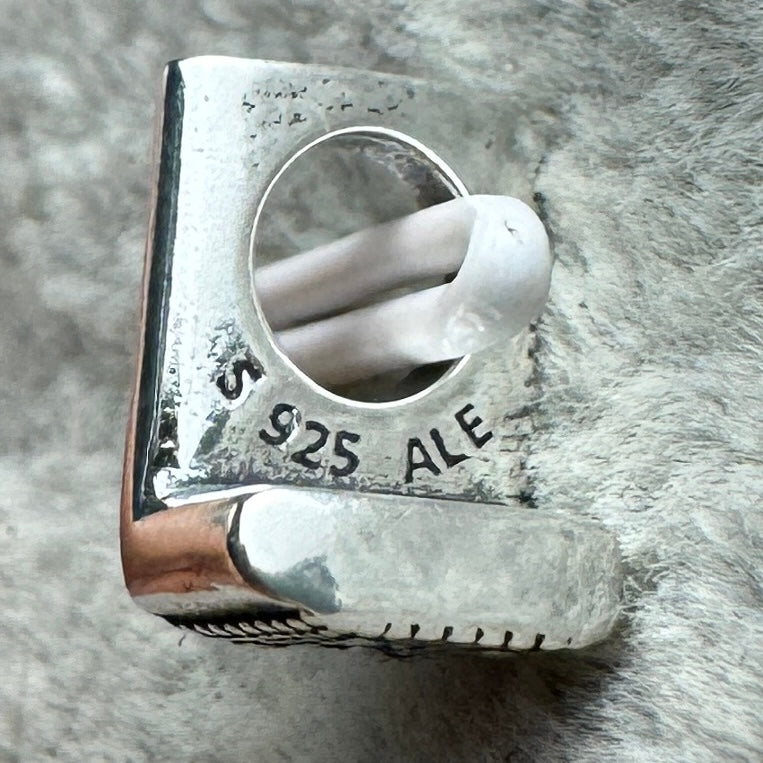 Charm Letra L Pandora Vista Lateral